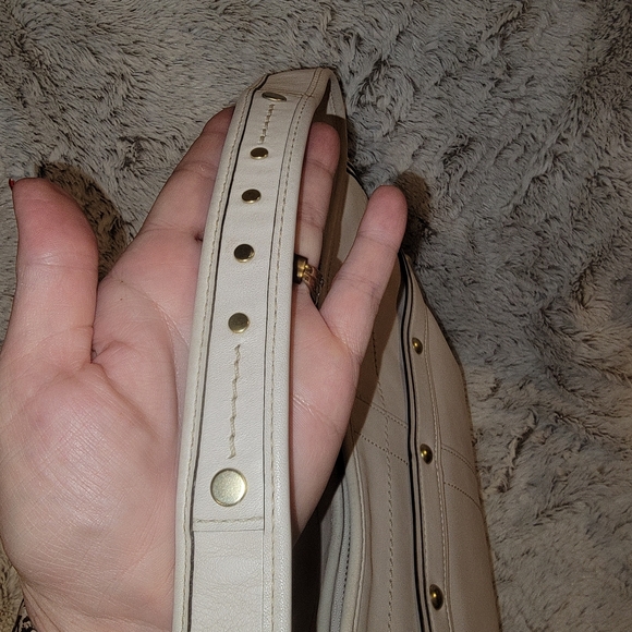 Coach cream colored bag. - Picture 4 of 12